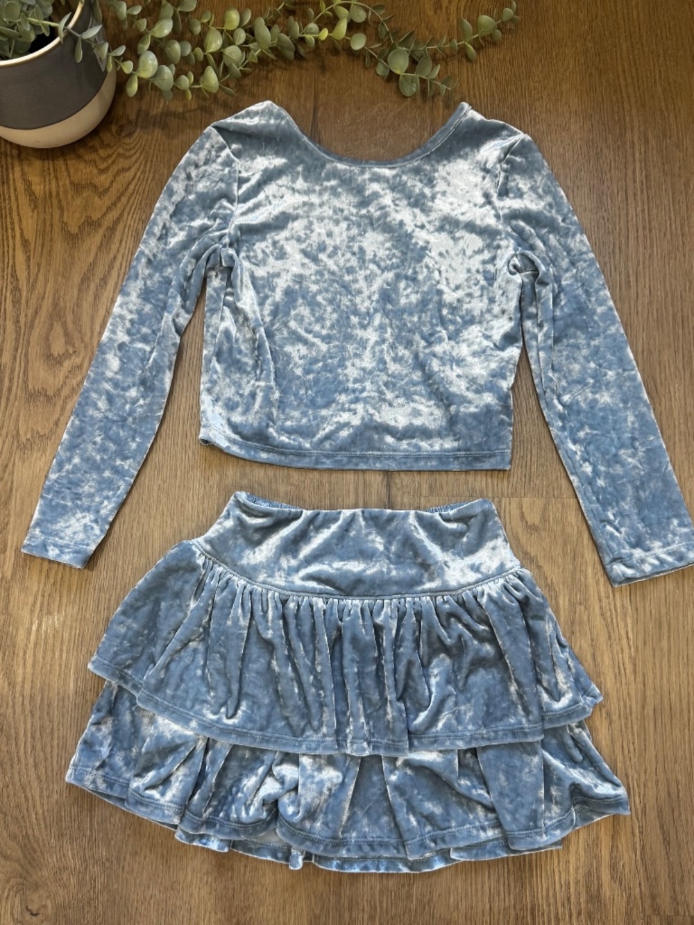 Gap Kids Girls Blue Crushed Velvet Top Skirt Set Size 6-7